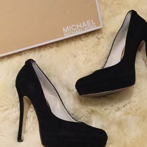 Michael Kors Almond Toes Pumps